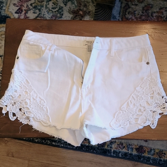 Shorts - Picture 1 of 2